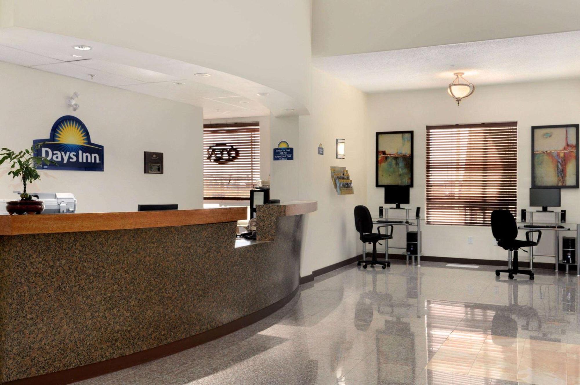 Days Inn By Wyndham Grande Prairie Ngoại thất bức ảnh