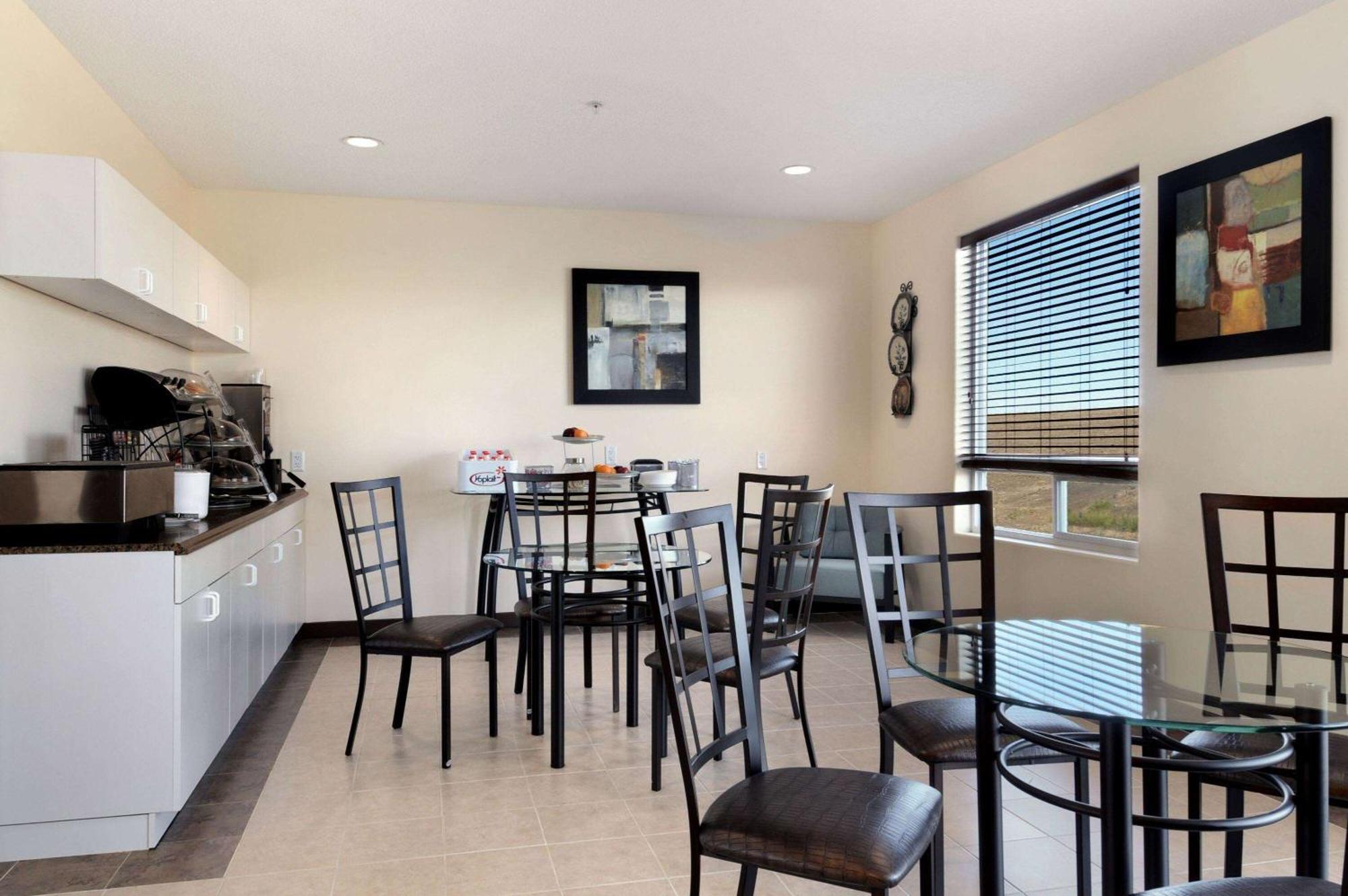 Days Inn By Wyndham Grande Prairie Ngoại thất bức ảnh